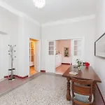 Lovely House Appartamento *