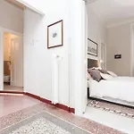 Lovely House Appartamento *